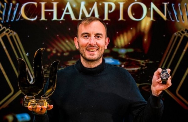 Белорус выиграл в покер $4,7 миллиона Белорус выиграл в покер $4,7 миллиона