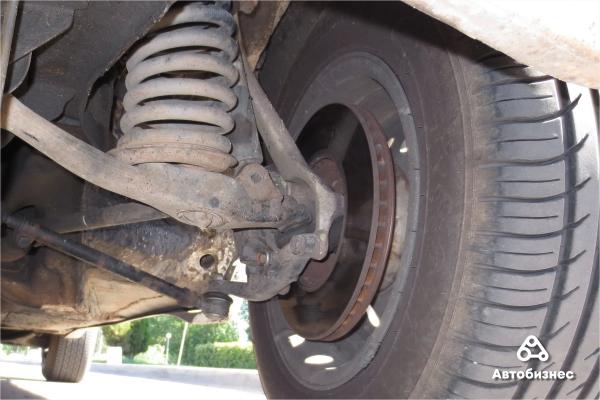 Погибать под забором такие автомобили не должны: мнение владельца Mercedes W123 Погибать под забором такие автомобили не должны: мнение владельца Mercedes W123