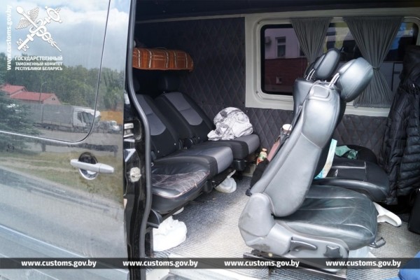 В Беларусь хотели незаконно ввезти 500 компьютерных процессоров В Беларусь хотели незаконно ввезти 500 компьютерных процессоров