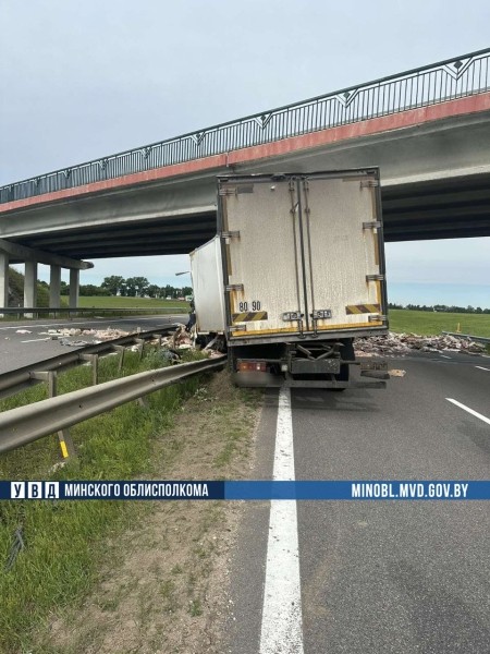 Водитель грузовика погиб в ДТП на автодороге М-5 Водитель грузовика погиб в ДТП на автодороге М-5