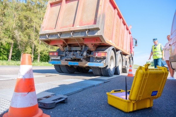 Перевес есть? А если проверим? Как в Беларуси взвешивают на дорогах грузовики, и почему это необходимо делать