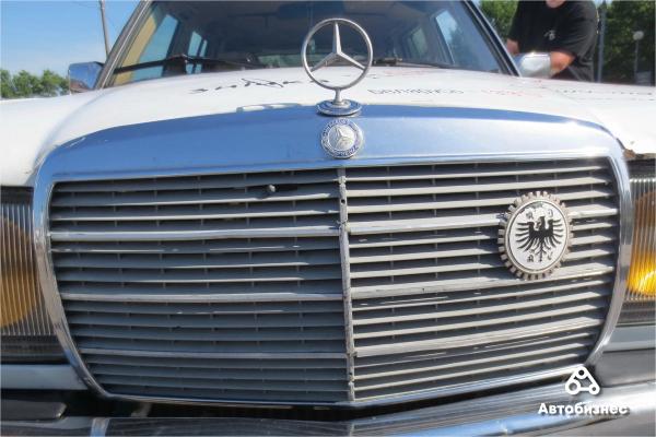 Погибать под забором такие автомобили не должны: мнение владельца Mercedes W123 Погибать под забором такие автомобили не должны: мнение владельца Mercedes W123