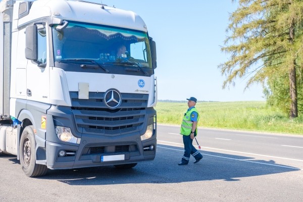 Перевес есть? А если проверим? Как в Беларуси взвешивают на дорогах грузовики, и почему это необходимо делать