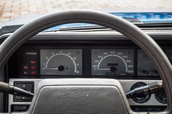 Это судьба! Брестчанин спустя 20 лет вернул и восстановил свою Mazda 929 из 80-х