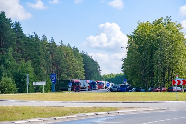 «Через Турцию — 5 000 евро сверху». Какие остались пути доставки «зависших» в Литве машин «Через Турцию — 5 000 евро сверху». Какие остались пути доставки «зависших» в Литве машин