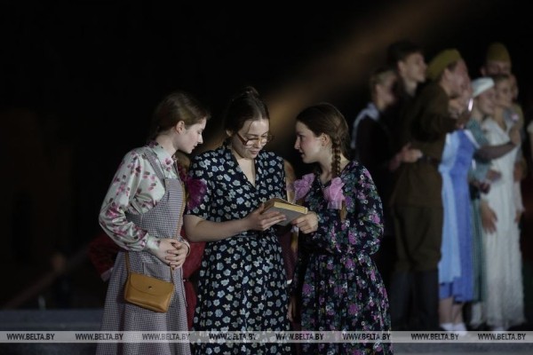 Митинг-реквием «Памяти павших - будьте достойны!» проходит в эти минуты в мемориальном комплексе «Брестская крепость-герой»