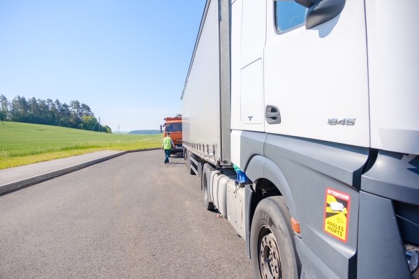 Перевес есть? А если проверим? Как в Беларуси взвешивают на дорогах грузовики, и почему это необходимо делать