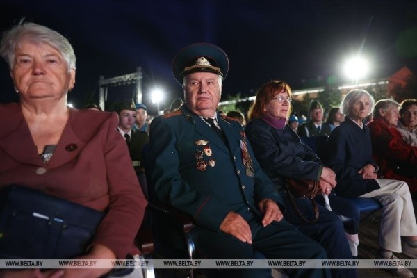 Митинг-реквием «Памяти павших - будьте достойны!» проходит в эти минуты в мемориальном комплексе «Брестская крепость-герой»