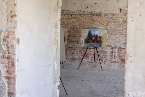 В Брестской крепости открылась выставка белорусско-российских фортификационных сооружений В Брестской крепости открылась выставка белорусско-российских фортификационных сооружений