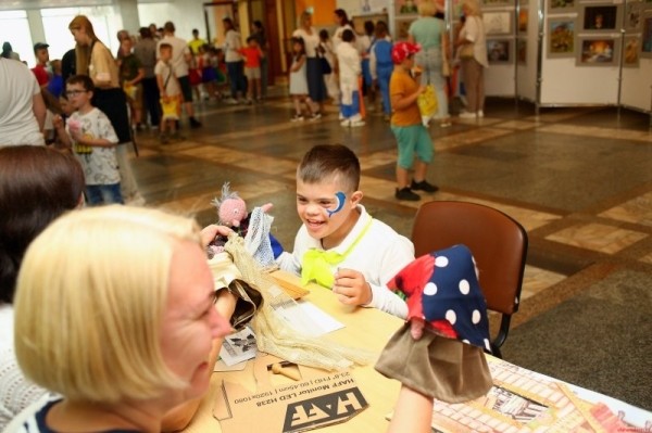 В Бресте прошел инклюзивный фестиваль, приуроченный к Международному дню защиты детей В Бресте прошел инклюзивный фестиваль, приуроченный к Международному дню защиты детей