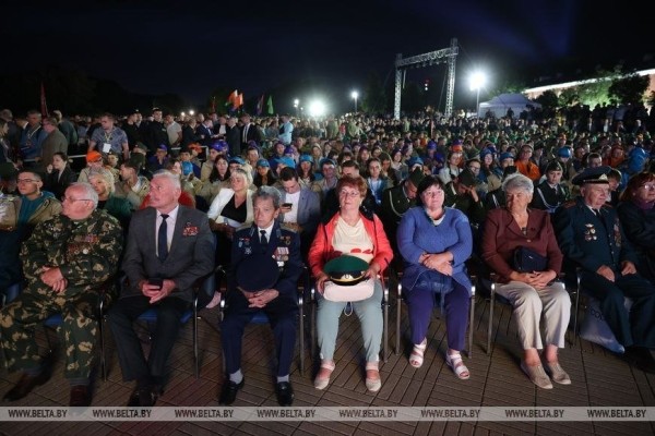 Митинг-реквием «Памяти павших - будьте достойны!» проходит в эти минуты в мемориальном комплексе «Брестская крепость-герой»