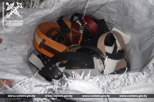 Брестские таможенники выявили груз, о котором мечтает каждый белорус-шопоголик Брестские таможенники выявили груз, о котором мечтает каждый белорус-шопоголик