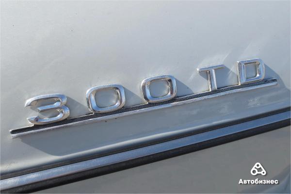 Погибать под забором такие автомобили не должны: мнение владельца Mercedes W123 Погибать под забором такие автомобили не должны: мнение владельца Mercedes W123