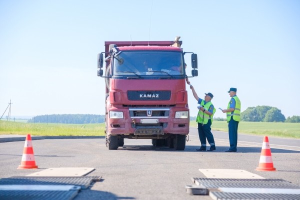 Перевес есть? А если проверим? Как в Беларуси взвешивают на дорогах грузовики, и почему это необходимо делать