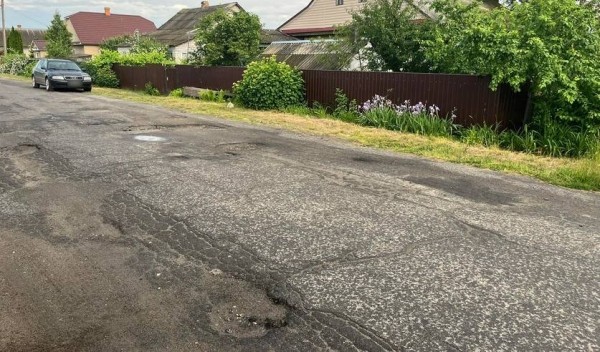 Дети в Брестской области втроем катались на электросамокате и травмировались Дети в Брестской области втроем катались на электросамокате и травмировались