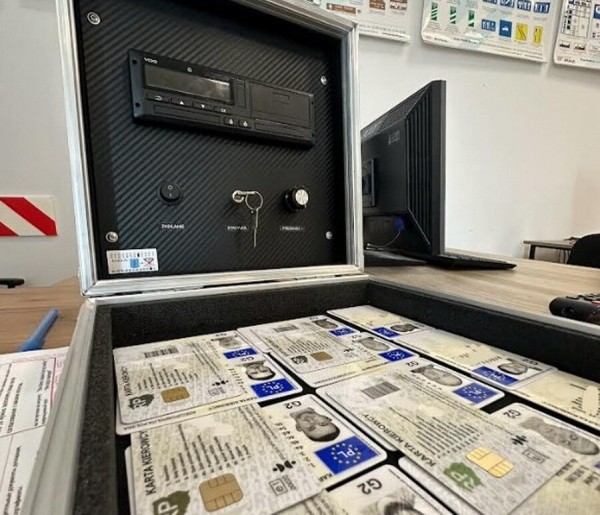 Пинчанин открыл школу для дальнобойщиков в Польше. Выгодно? Пинчанин открыл школу для дальнобойщиков в Польше. Выгодно?