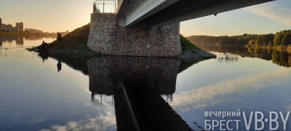 Рыбацкий вечер на Гребном канале в Бресте Рыбацкий вечер на Гребном канале в Бресте