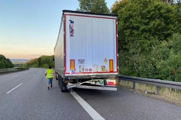 В Германии в фуру белоруса врезался Volkswagen Golf В Германии в фуру белоруса врезался Volkswagen Golf