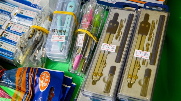 Сходили с восьмиклассником на рынок: сколько он потратил на подготовку к школе Сходили с восьмиклассником на рынок: сколько он потратил на подготовку к школе